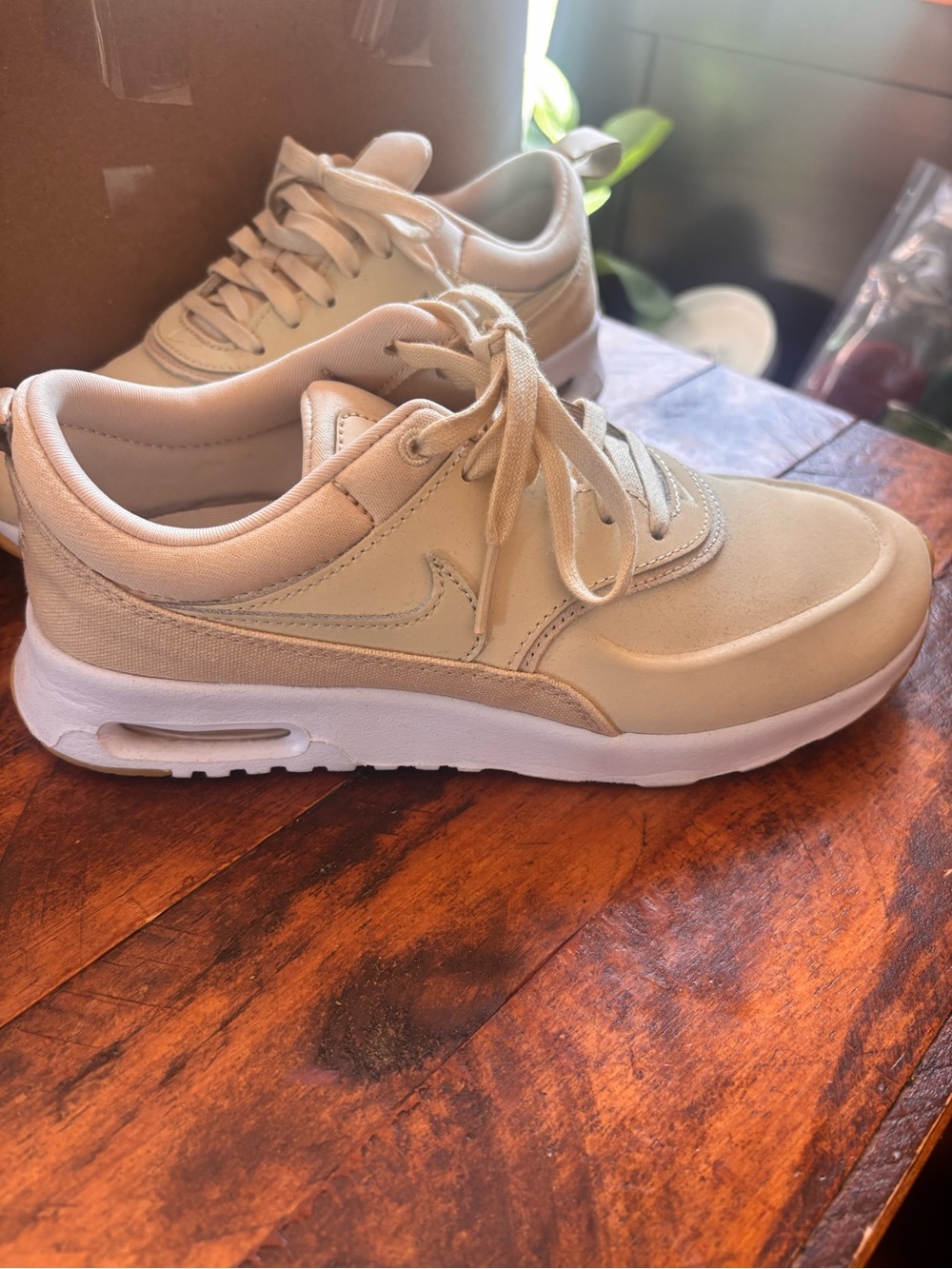 Nike Air Max Thea Women’s Size 6.5 Like New